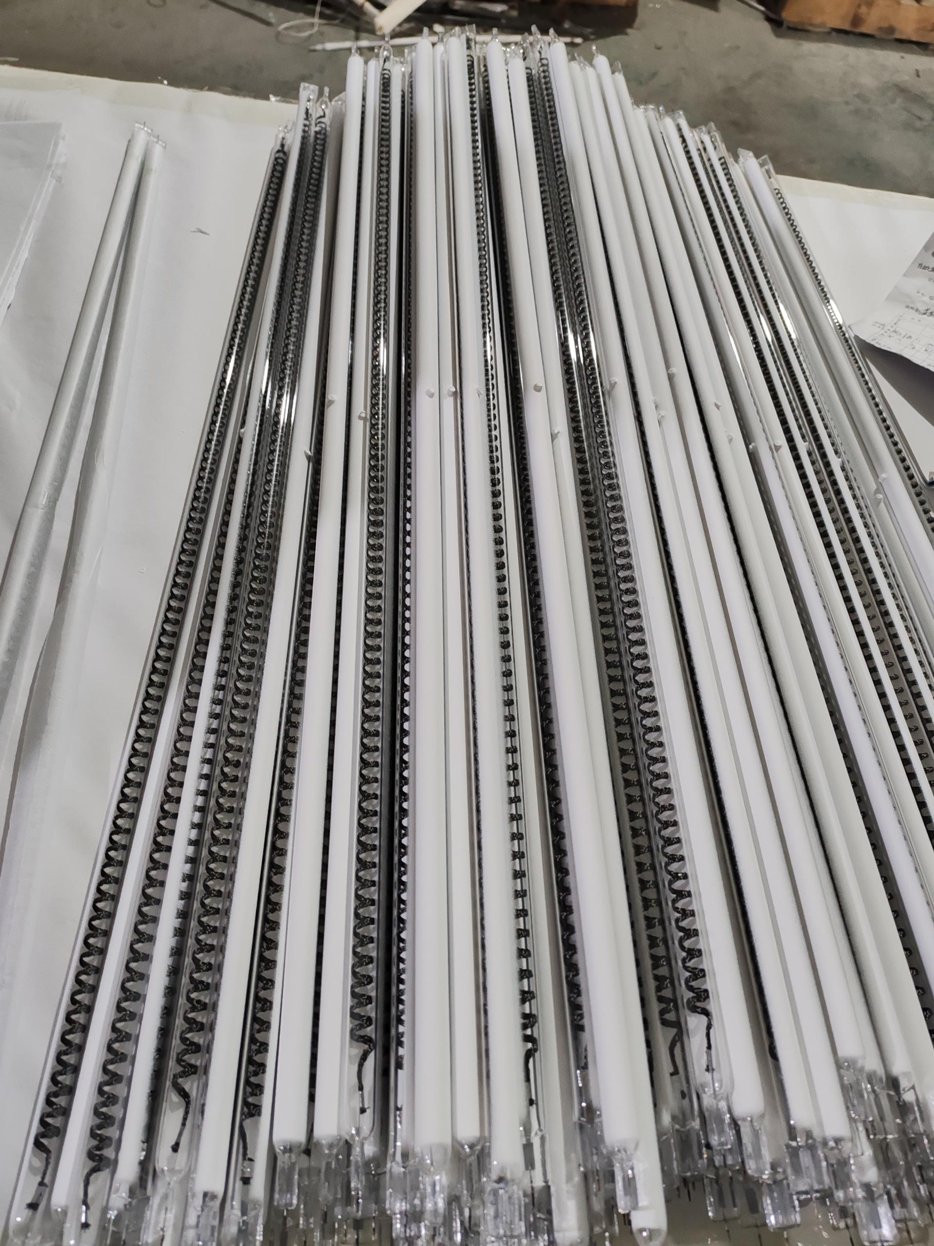 Individuell anpassbares Infrarot Trocknungslampen Kohlenstoffheizelement 800mm 2000W SK15 Kohlefaser Heizlampen